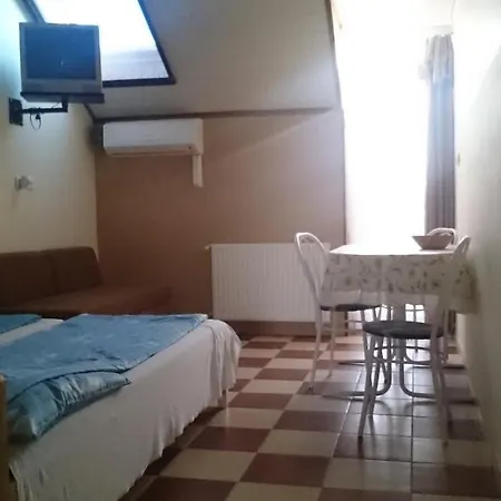 Margareta Apartmanhaz 3* Balatonlelle